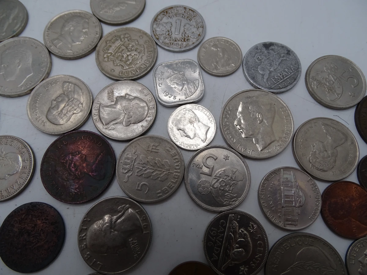 Verzameling oude munten en bankbiljetten in album - foto 33