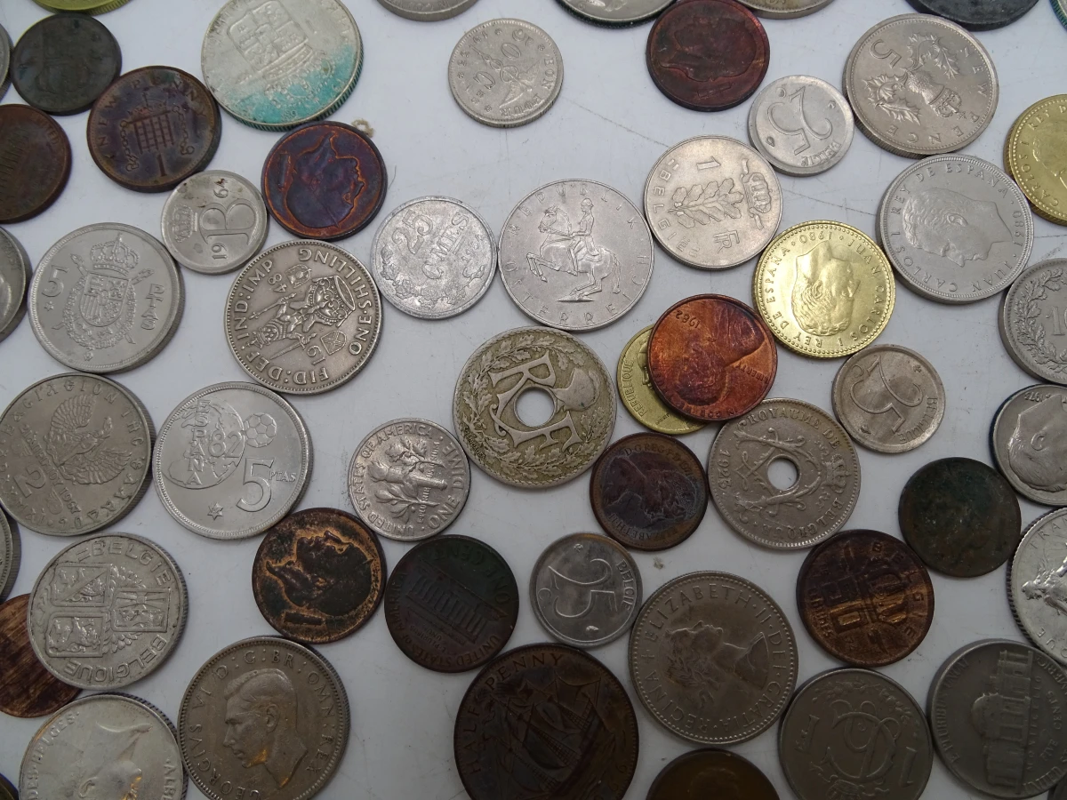Verzameling oude munten en bankbiljetten in album - foto 17