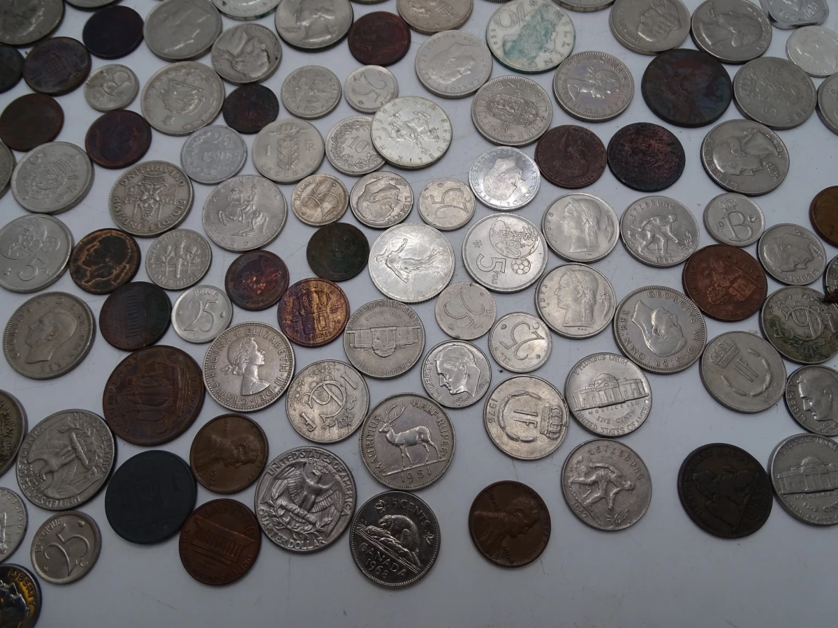 Verzameling oude munten en bankbiljetten in album - foto 31