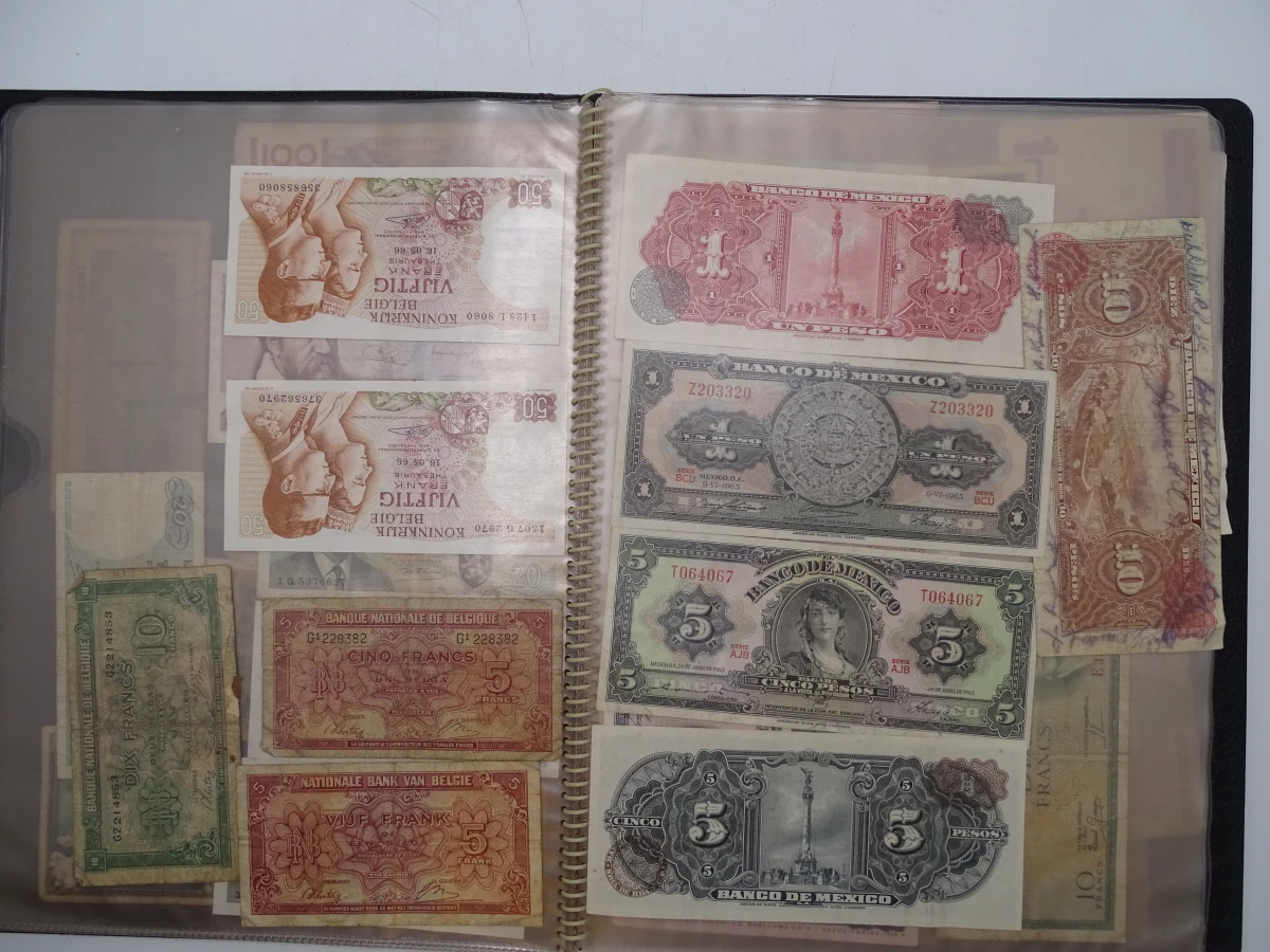 Verzameling oude munten en bankbiljetten in album - foto 46