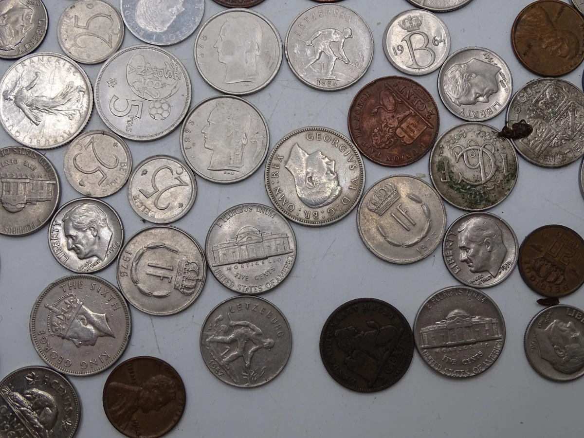 Verzameling oude munten en bankbiljetten in album - foto 30