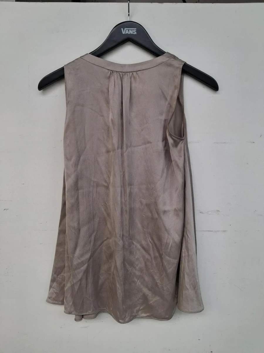 luxe mouwloze zijden top van het Italiaanse designermerk Brunello Cucinelli - foto 2