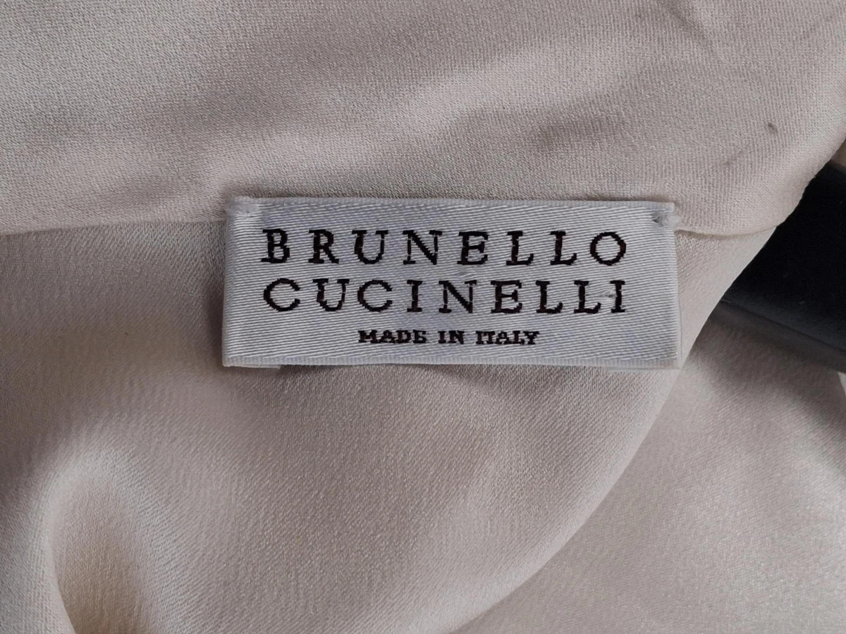 Elegante champagnekleurige satijnen top van het exclusieve Italiaanse modemerk Brunello Cucinelli - foto 3
