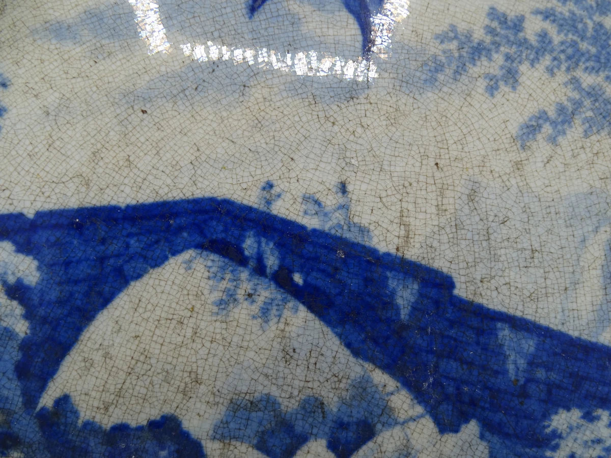 Oud blauw-wit serveerschaal met landschap - foto 3