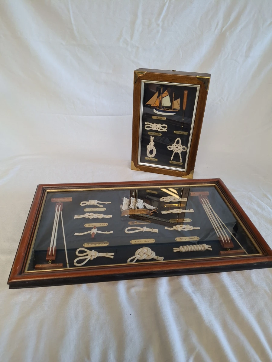 2 vintage maritieme knopenborden in vitrinelijst - foto 4