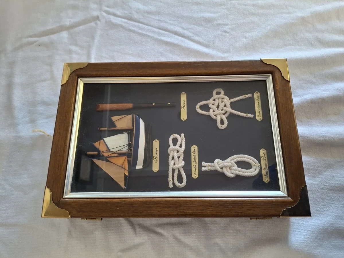 2 vintage maritieme knopenborden in vitrinelijst - foto 2