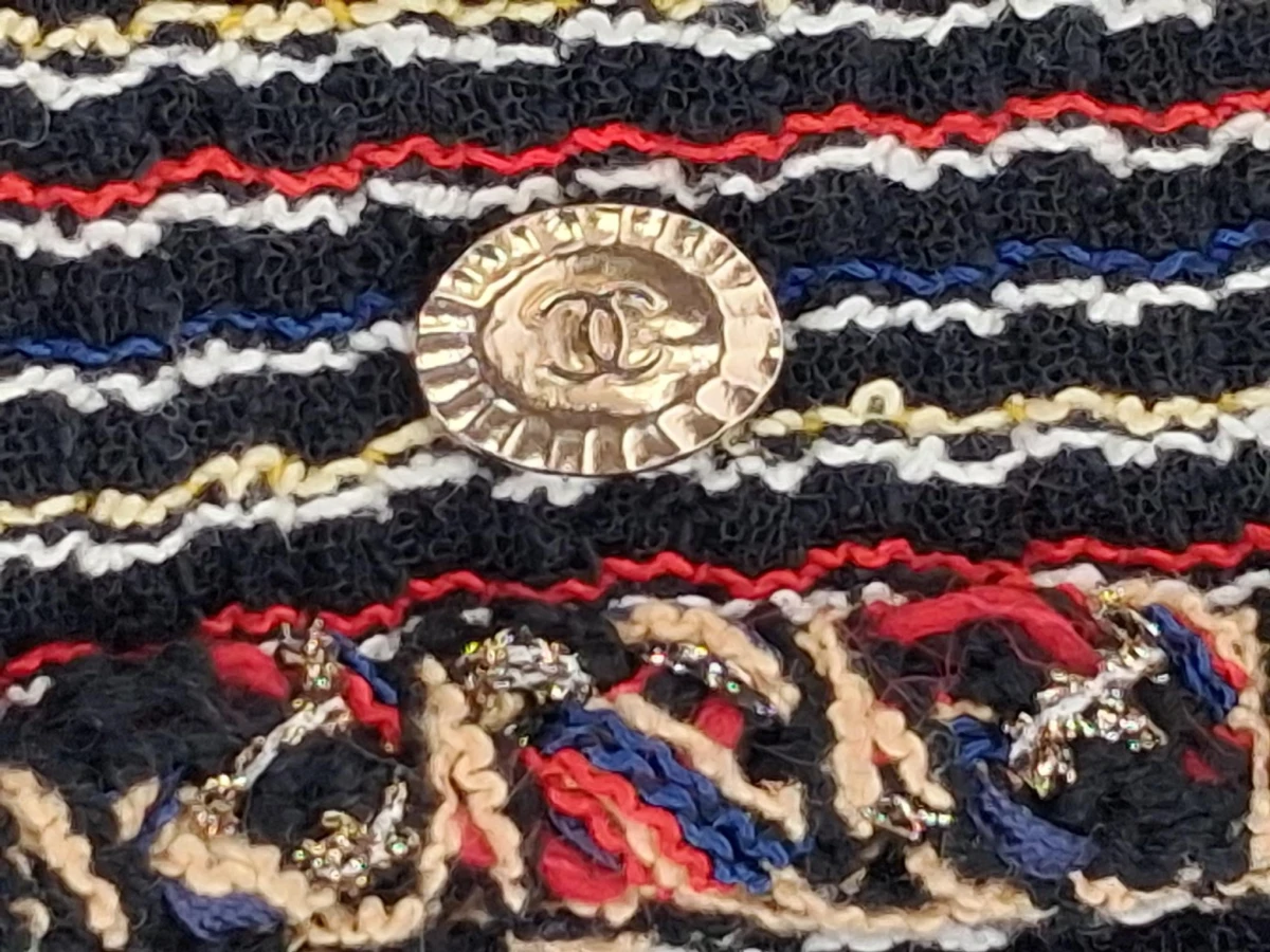 Mouwloze tweed mini-jurk van Chanel - foto 5