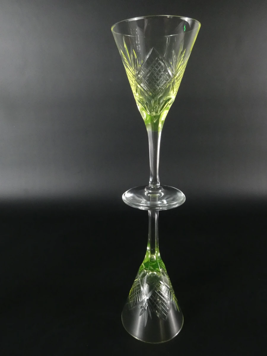 9 kristalglazen met uraniumglas (periode 1910-1930) - foto 10