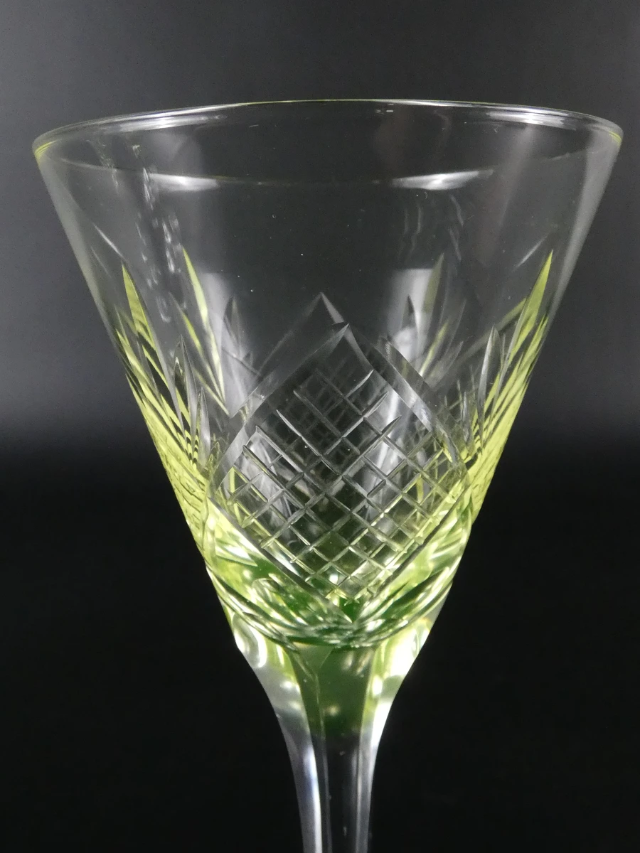 9 kristalglazen met uraniumglas (periode 1910-1930) - foto 13