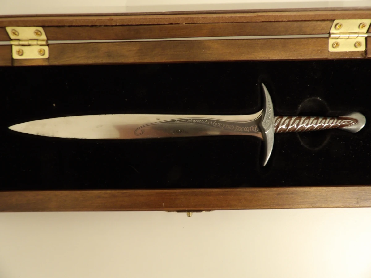 Swords of Middle-earth Miniature Reproduction - The Lord of the Rings (The Noble Collection) - foto 3