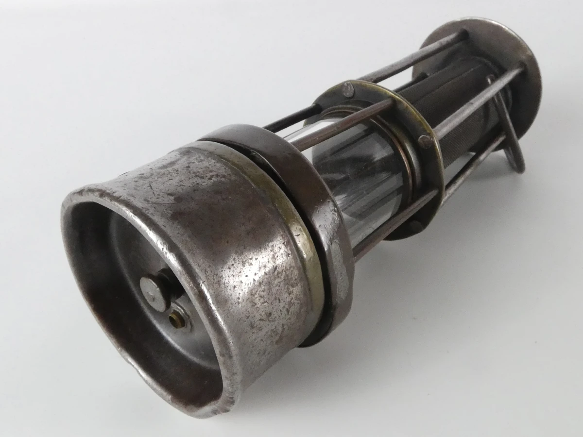 Oude metalen mijnlamp met glazen cilinder - foto 7