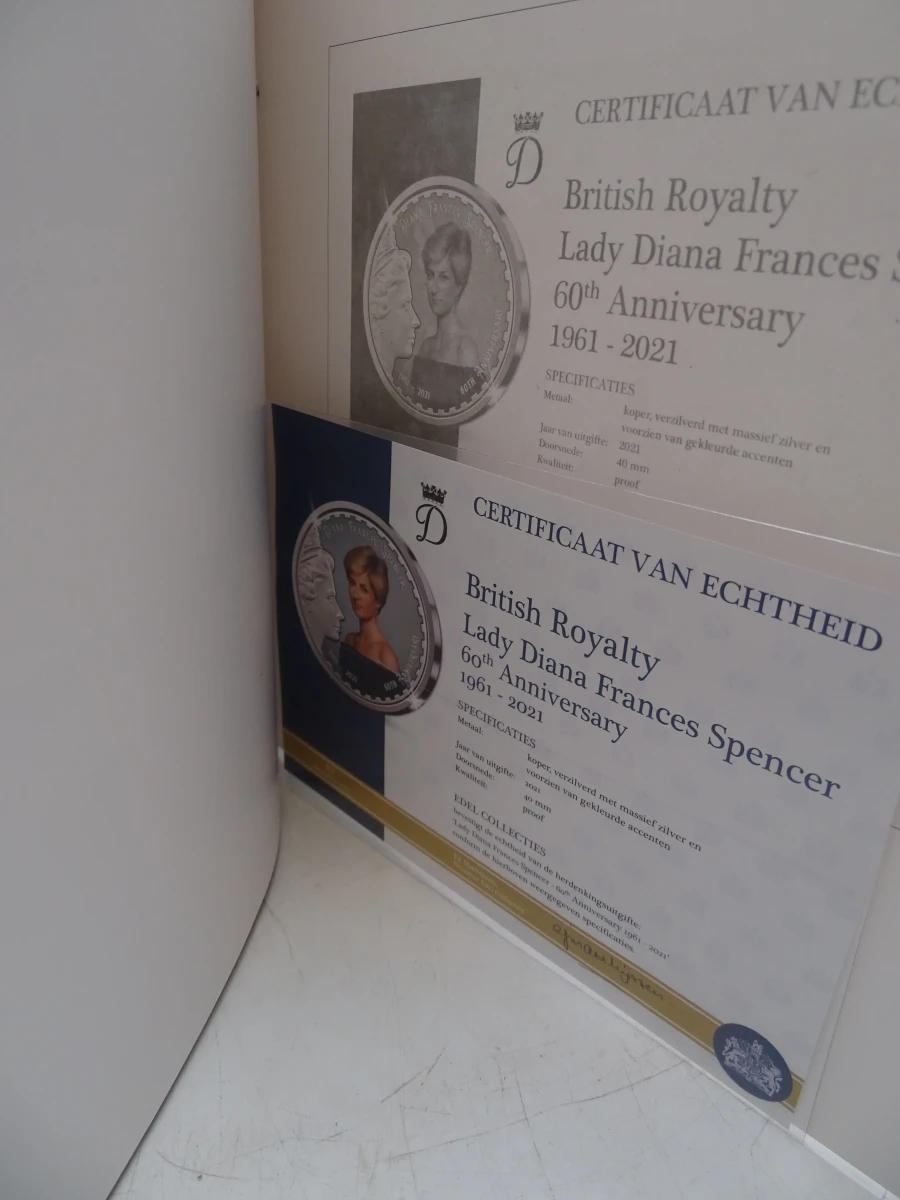 4 mappen Edel Collecties : United States of America en European monarchies - foto 20