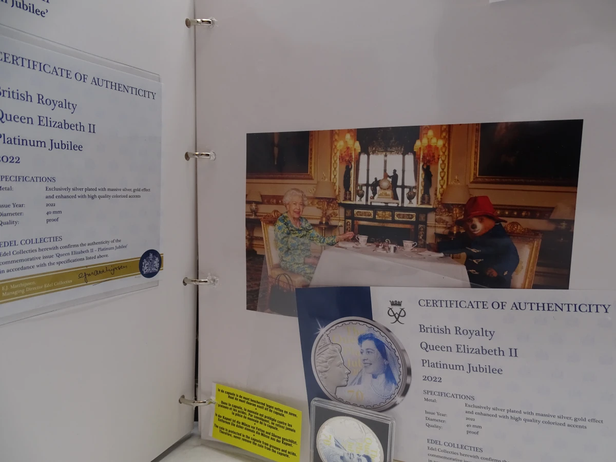 4 mappen Edel Collecties : United States of America en European monarchies - foto 6