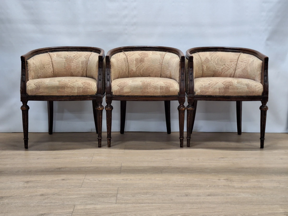 Set van 3 kuipstoelen in Louis XVI-stijl - foto 2