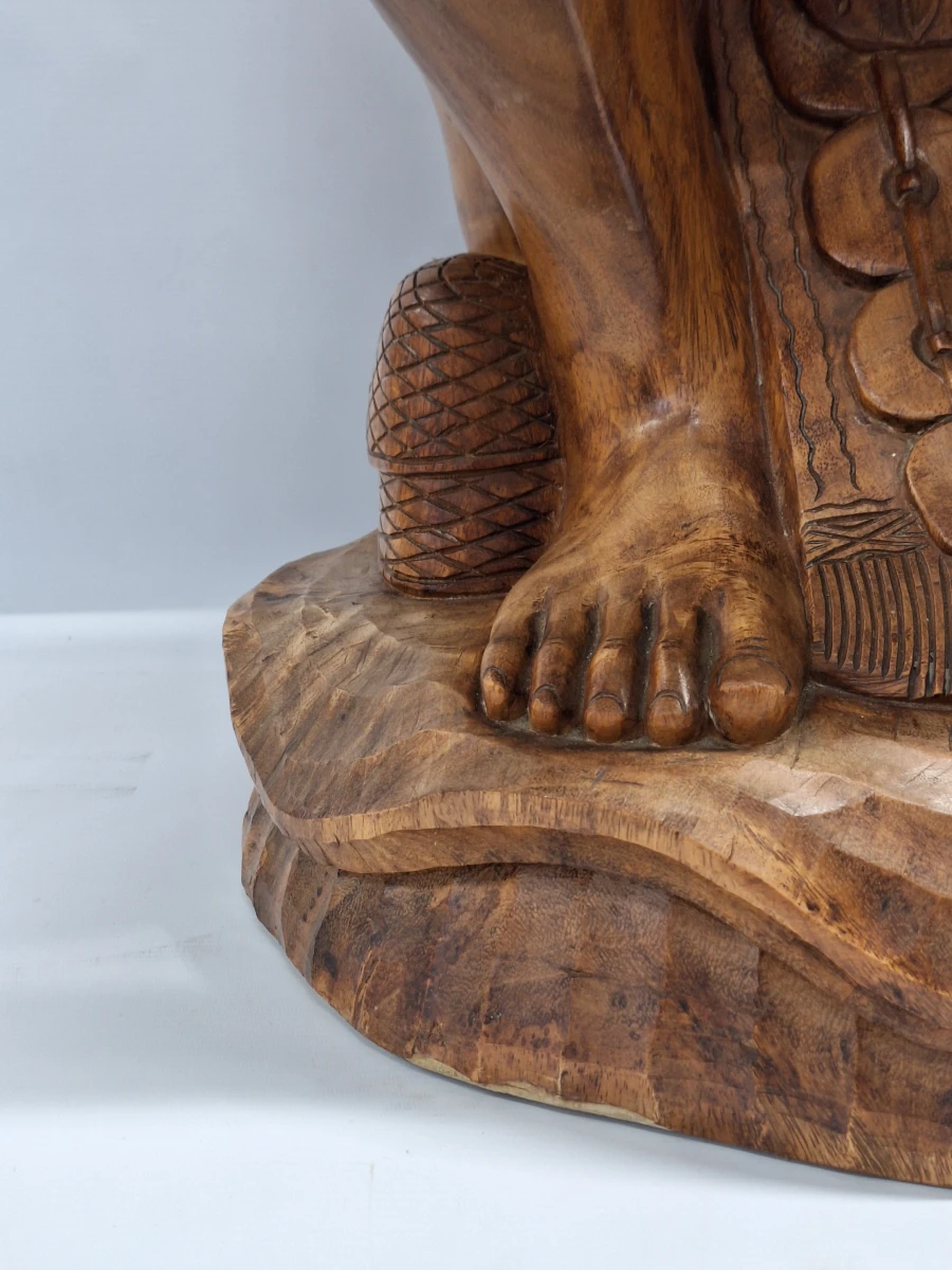 Zeer groot houten beeld van een peinzende man - vermoedelijk Balinees houtsnijwerk - foto 6