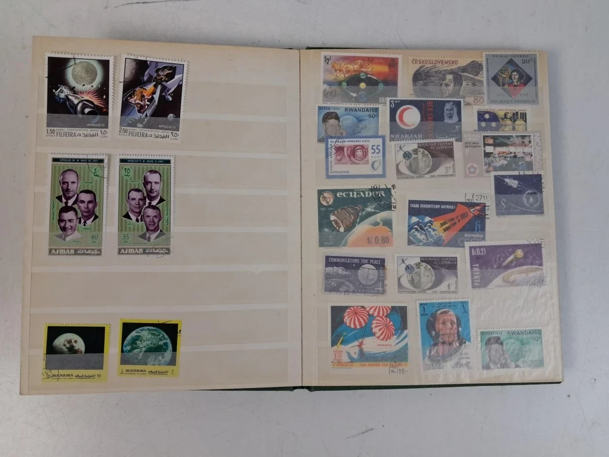 Zes boeken met postzegels - foto 32