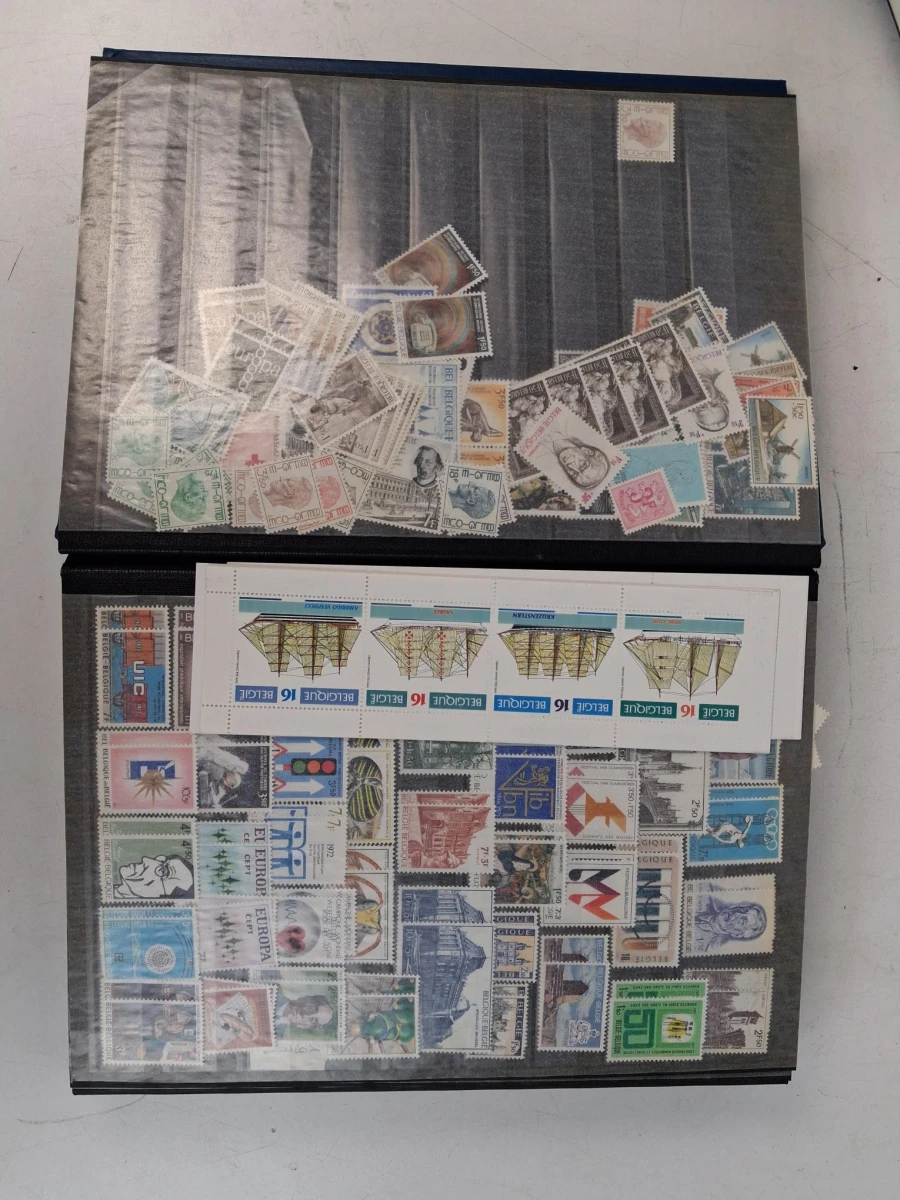 Drie boeken met postfrisse Belgische postzegels - foto 18