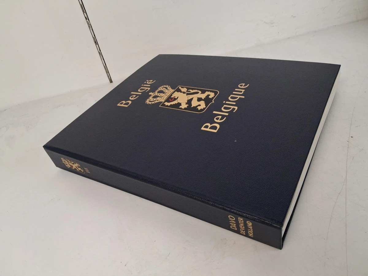 Drie boeken met postfrisse Belgische postzegels - foto 2