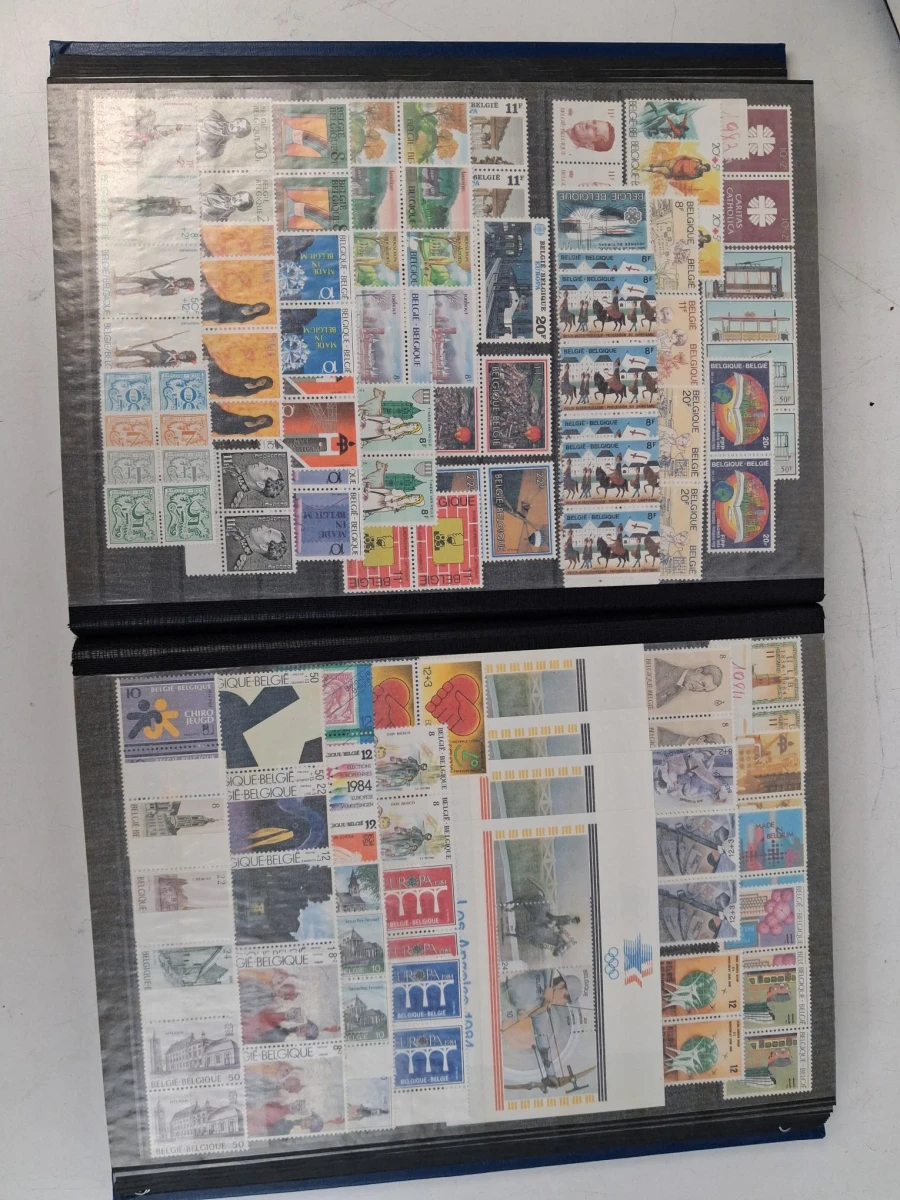 Drie boeken met postfrisse Belgische postzegels - foto 23