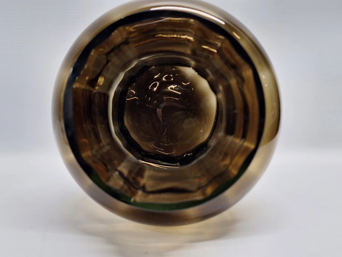 Art-Deco stijl mondgeblazen vaas in rookglas met optische ribben - foto 6