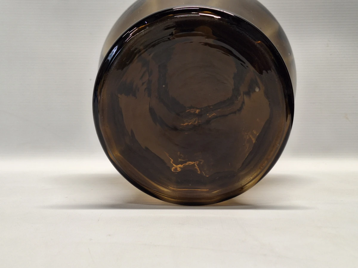 Art-Deco stijl mondgeblazen vaas in rookglas met optische ribben - foto 7