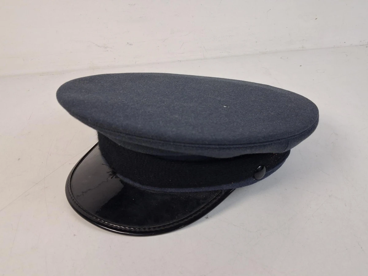 Platpet (ook wel kleppet, service cap of peaked cap genoemd) - foto 2
