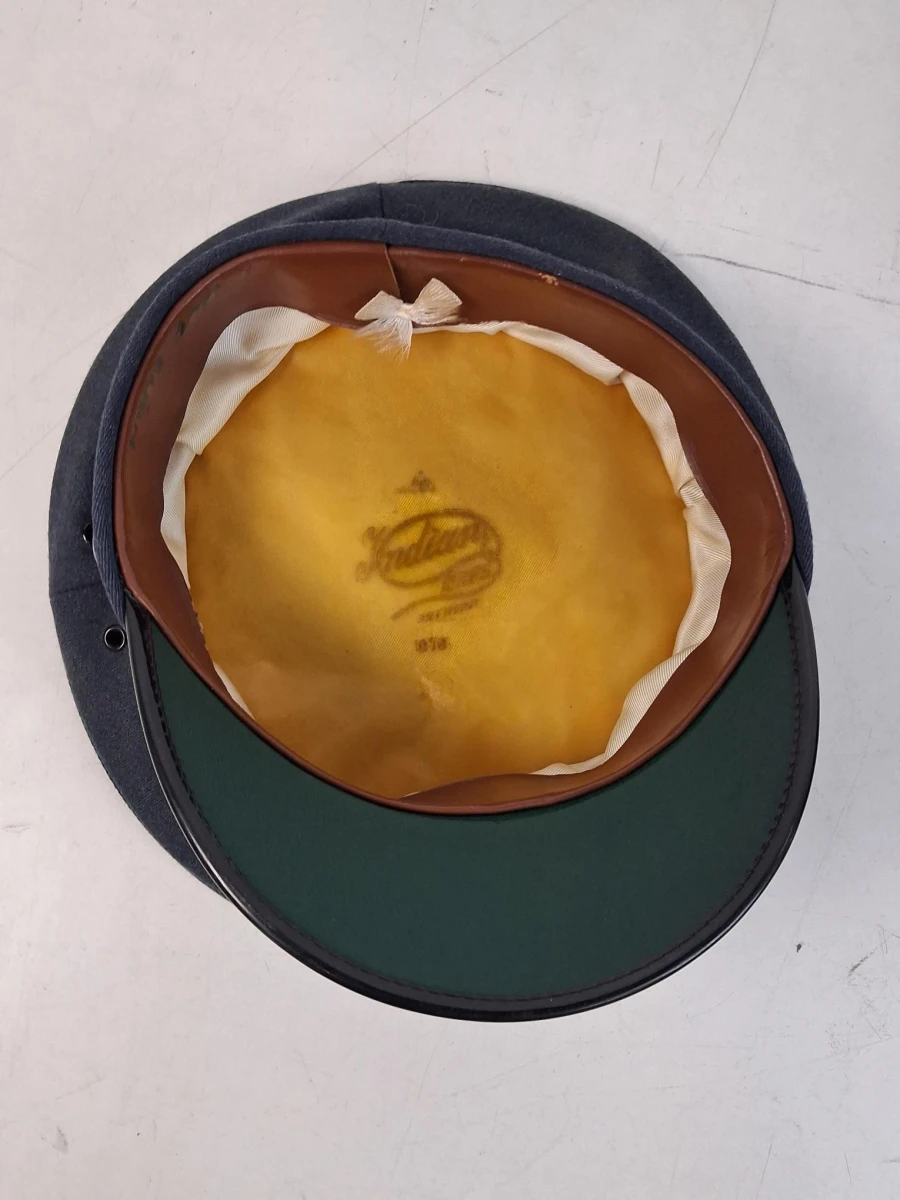 Platpet (ook wel kleppet, service cap of peaked cap genoemd) - foto 5