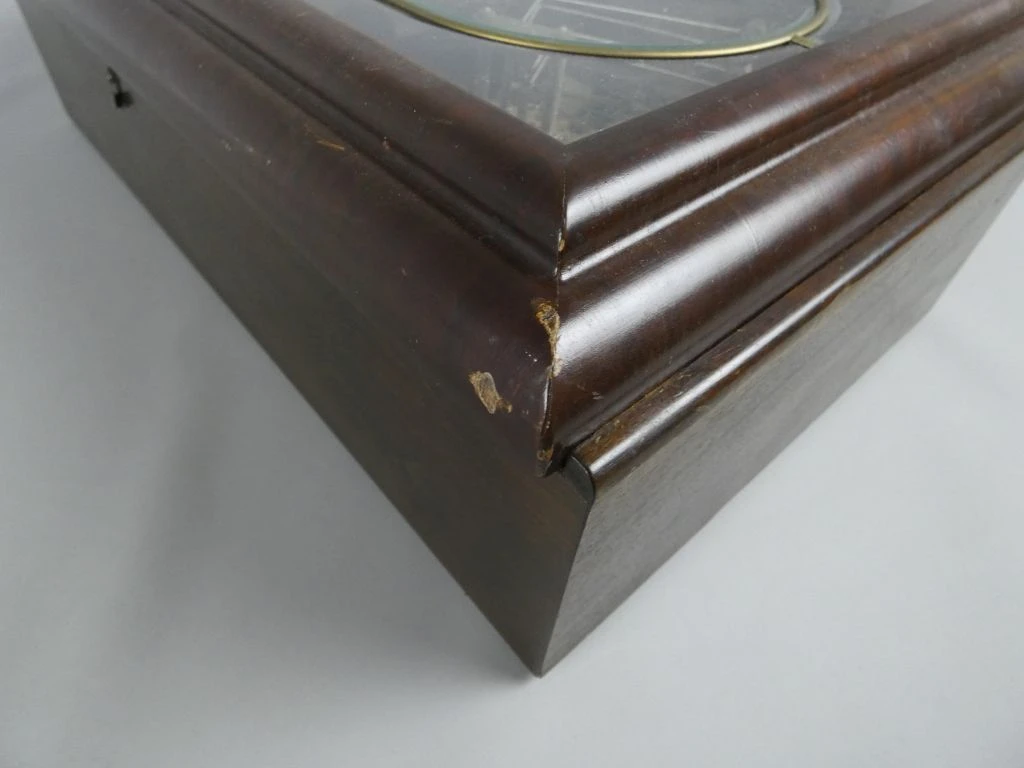 Oude houten wandklok met slinger en mechaniek - foto 5
