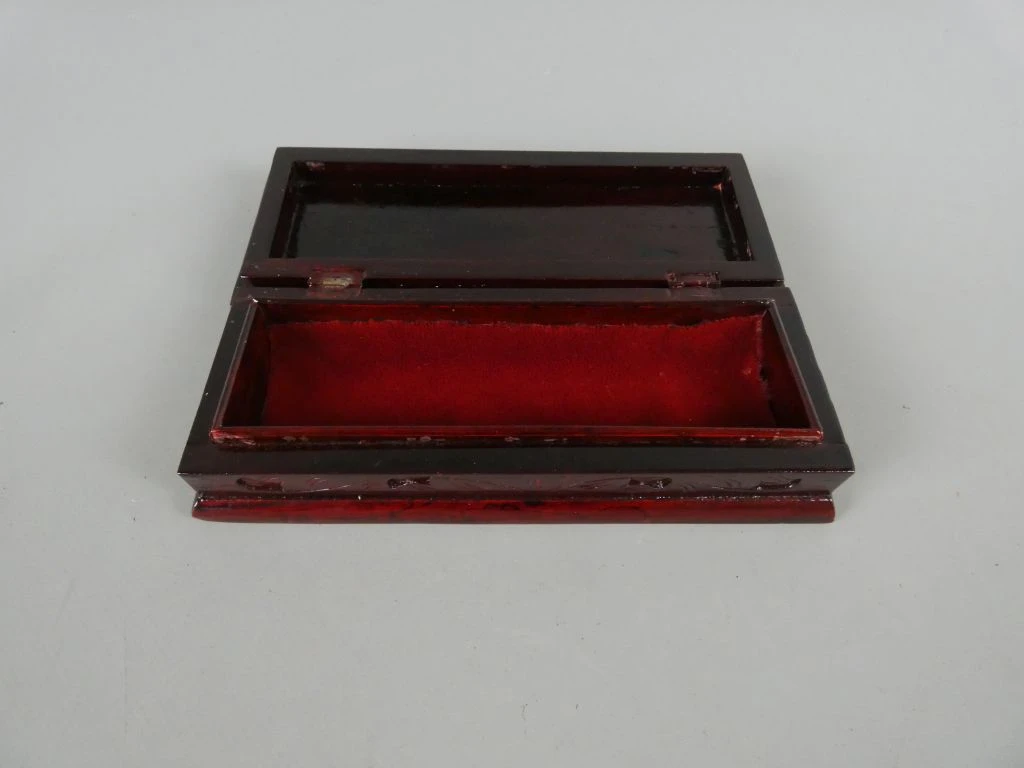 Houten sieraden- of opbergdoosje met reliëf - foto 2