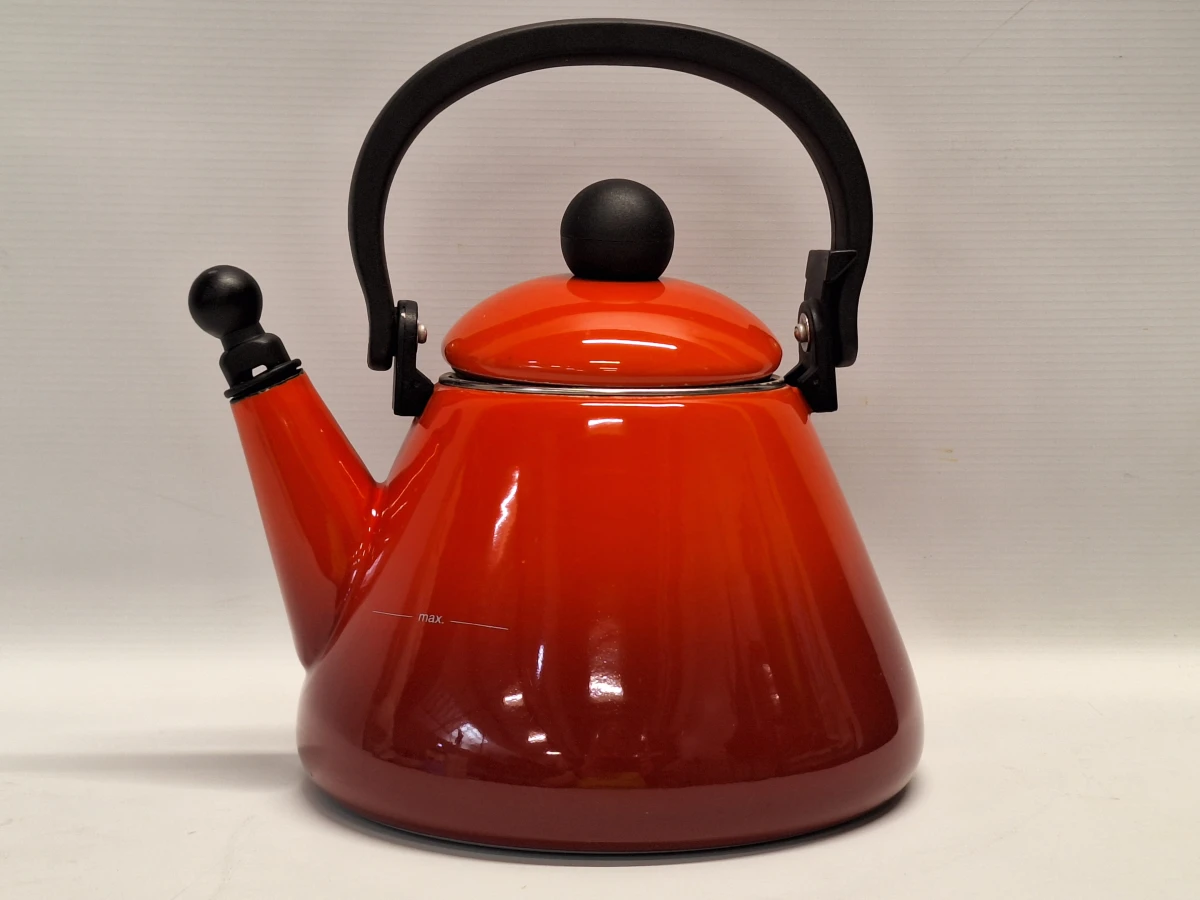 Originele Le Creuset Kone fluitketel in de kleur oranjerood - foto 2