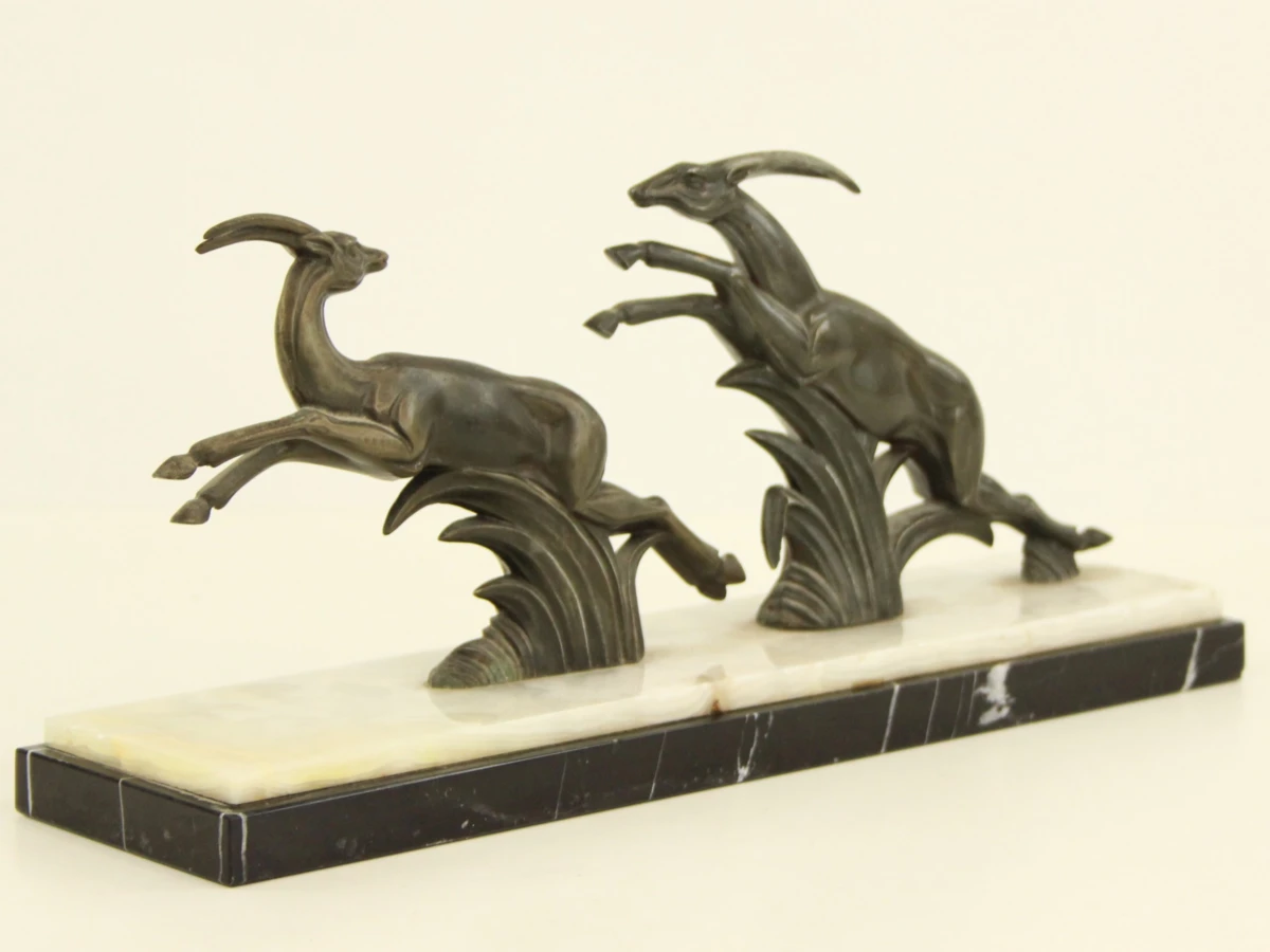 Art Deco bronzen herten op marmeren voetstuk - foto 3
