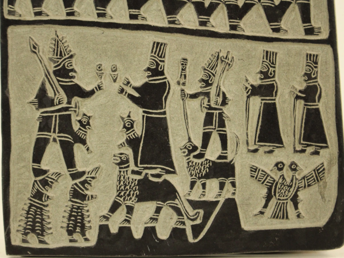 Decoratieve stenen reliëfplaquette in Mesopotamische/Sumerische stijl - foto 3