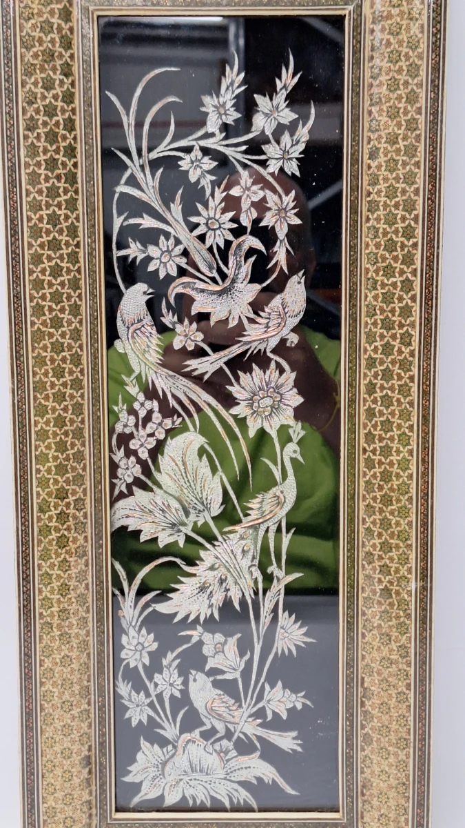Perzisch metaalwerk met vogels en bloemen in Khatamkari-lijst - foto 2