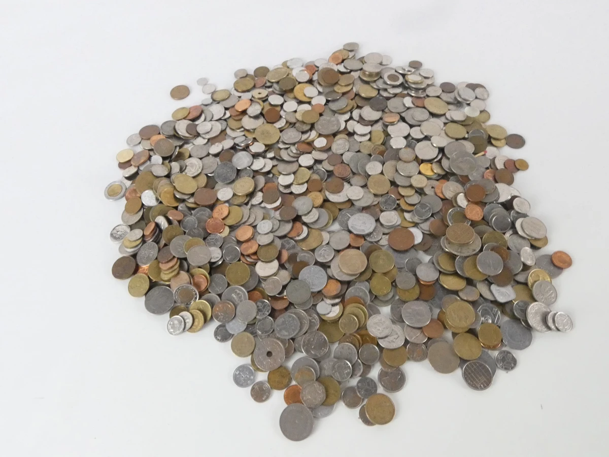 Verzameling oude munten en bankbiljetten uit diverse landen - 4,5kg - foto 2