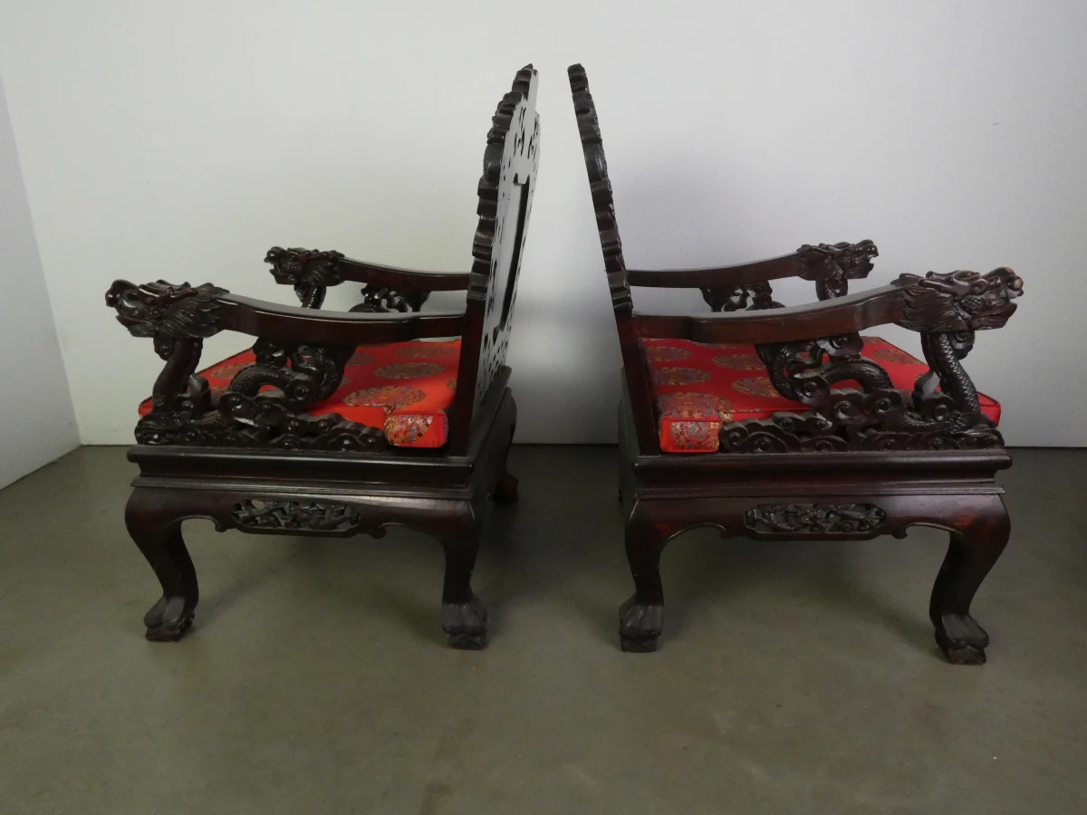 Set van 2 Chinese houten troonstoelen – rijk houtsnijwerk - foto 5
