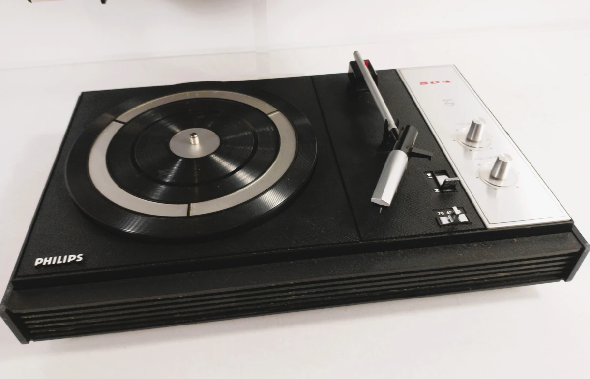 Philips 504 draagbare platenspeler met afneembare luidspreker - foto 3