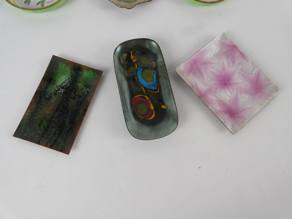 Set van 9 vintage kleine decoratieve schaaltjes en bakjes - foto 3
