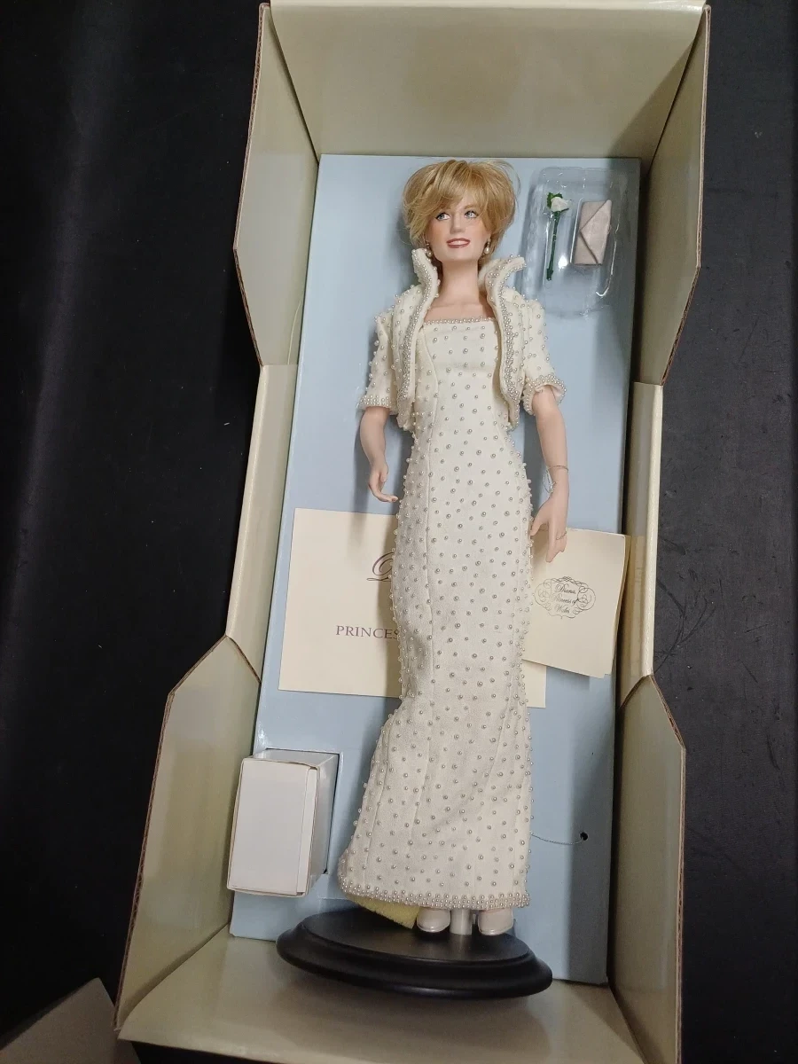 Lady Diana - Travolta Dress pop + boeken en video’s - foto 29