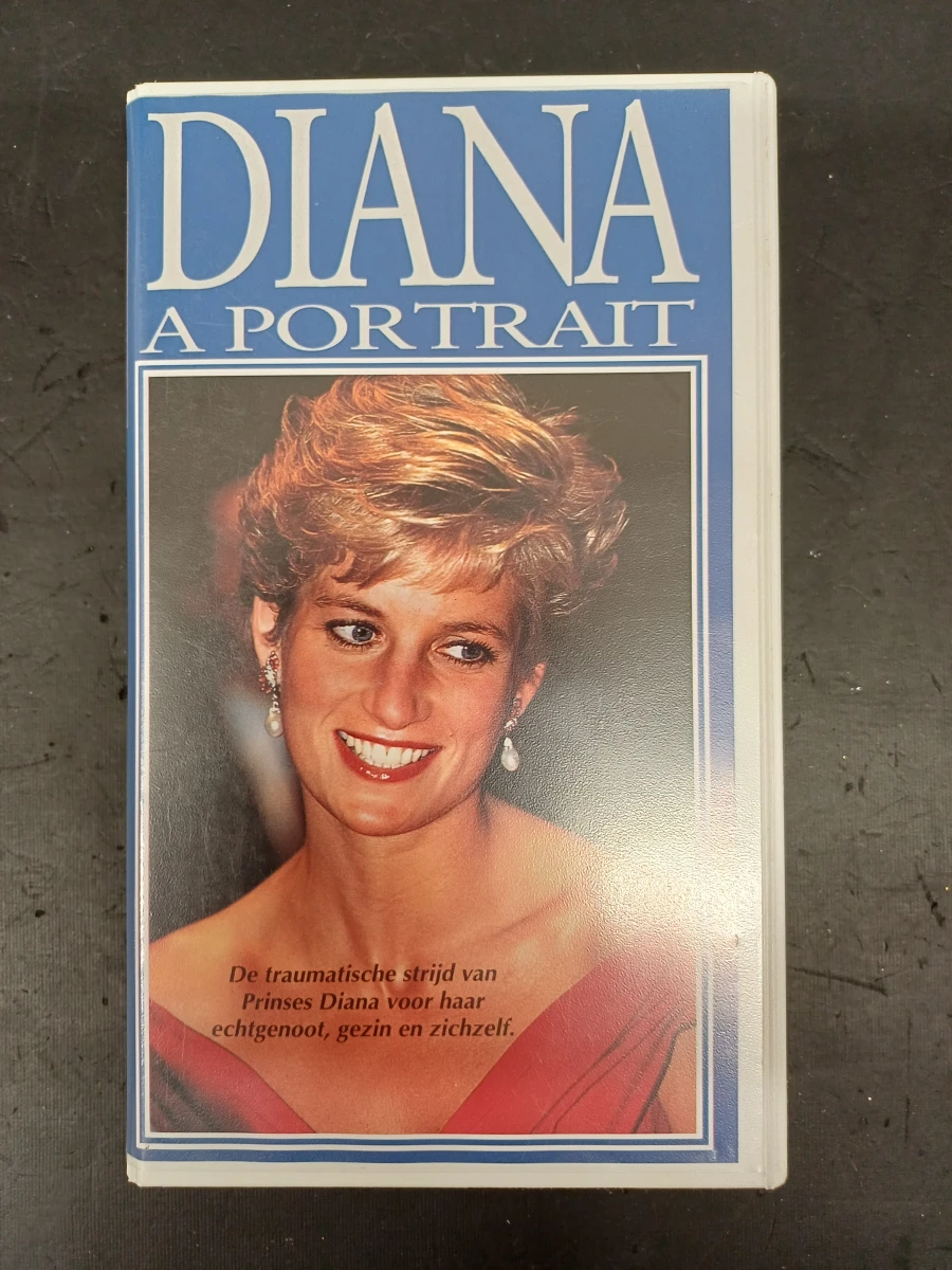 Lady Diana - Travolta Dress pop + boeken en video’s - foto 10