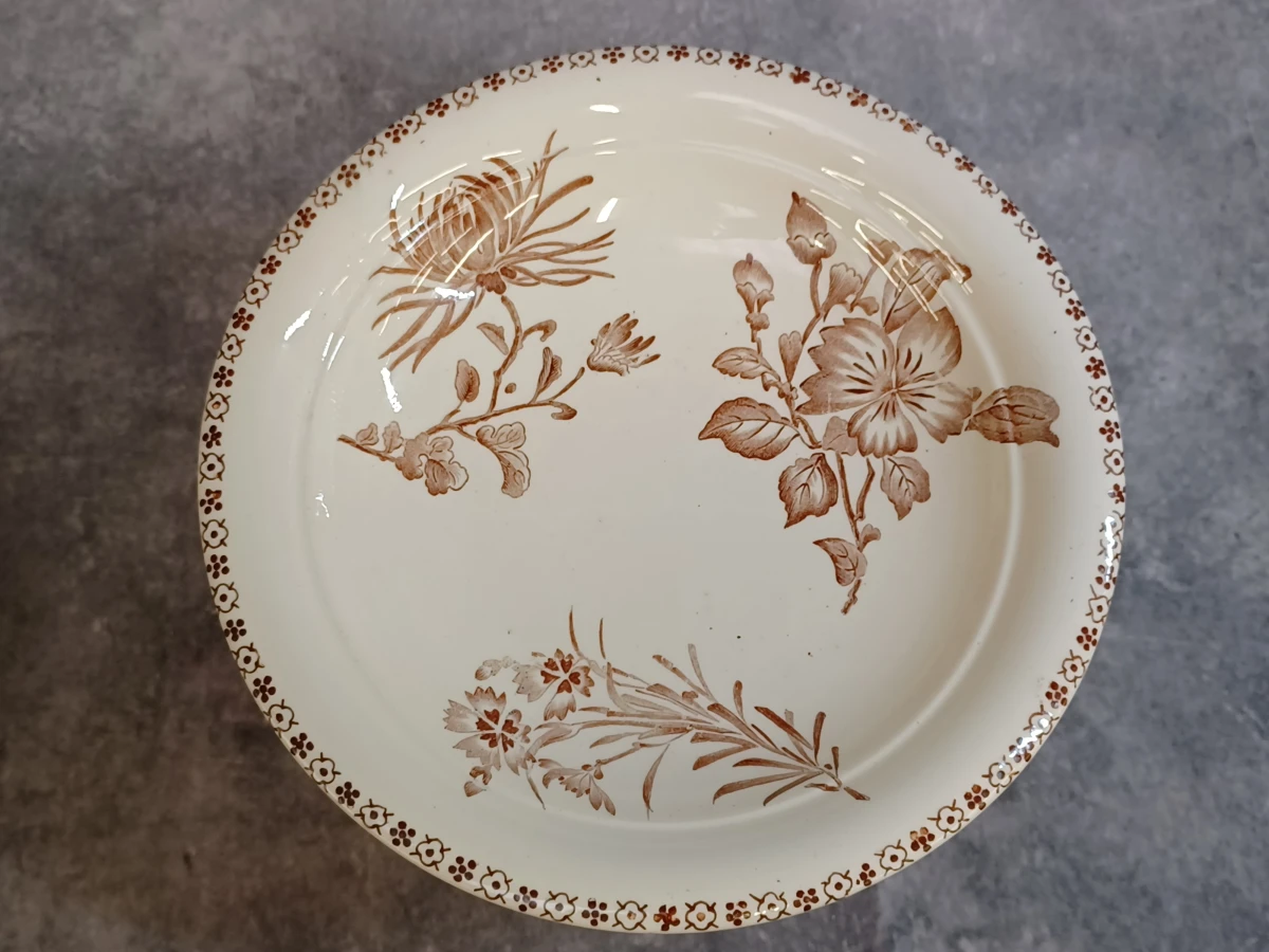 11 delig antiek Sarreguemines “Royat” servies met sepiabruin bloemendecor - foto 18