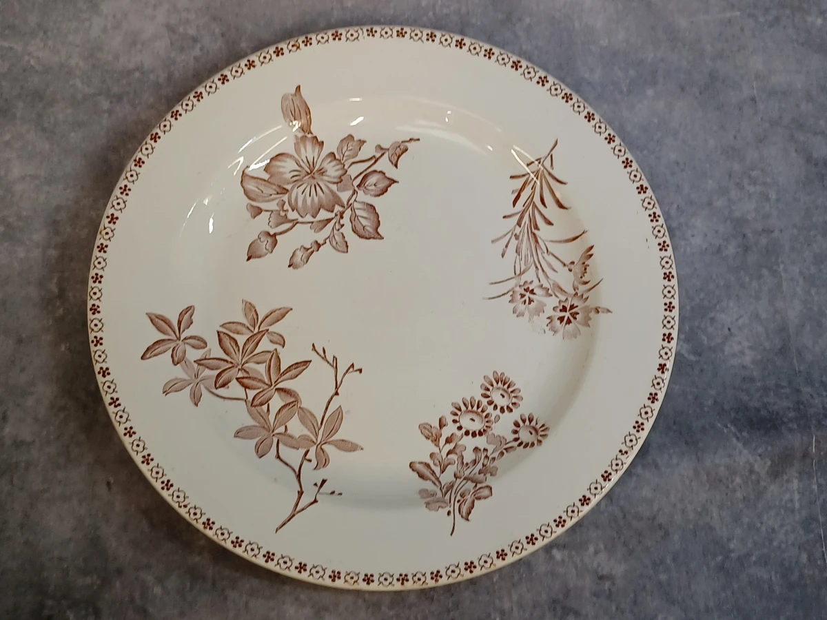 11 delig antiek Sarreguemines “Royat” servies met sepiabruin bloemendecor - foto 2