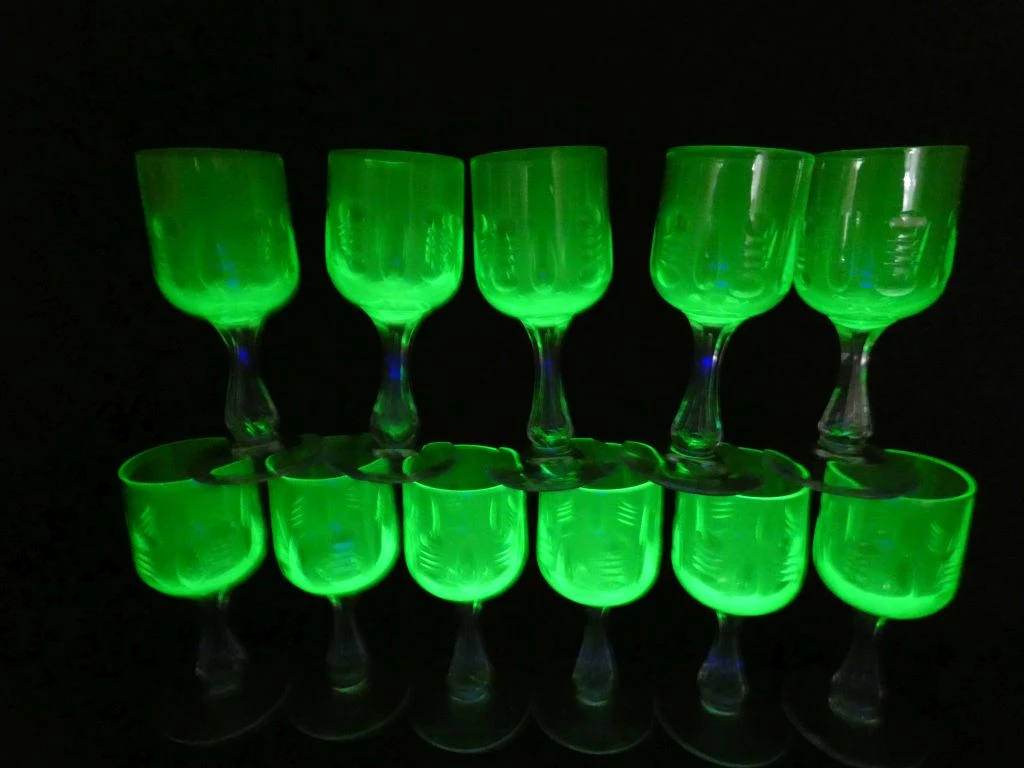 Set van 12 groene vintage uraniumglazen - foto 2