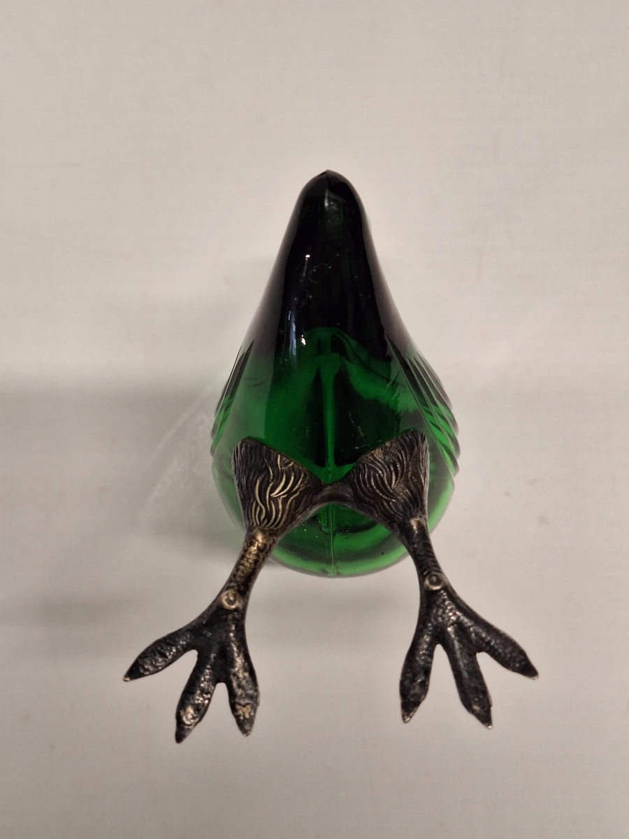 Decoratieve karafje in de vorm van een kaketoe van groen glas en zilverkleurig metaal - foto 5