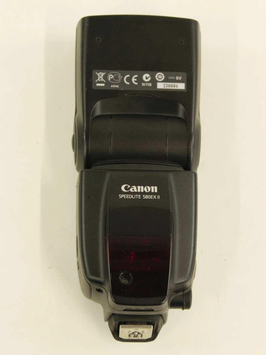 Canon EOS 600D + EF-S 18-200mm f/3.5-5.6 IS Lens + Speedlite 580EX II - foto 3