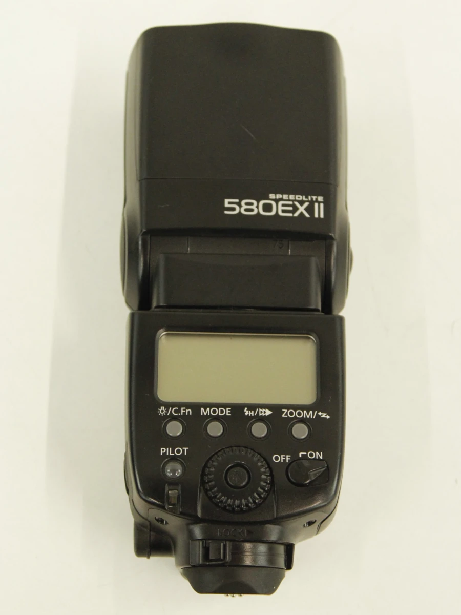 Canon EOS 600D + EF-S 18-200mm f/3.5-5.6 IS Lens + Speedlite 580EX II - foto 4