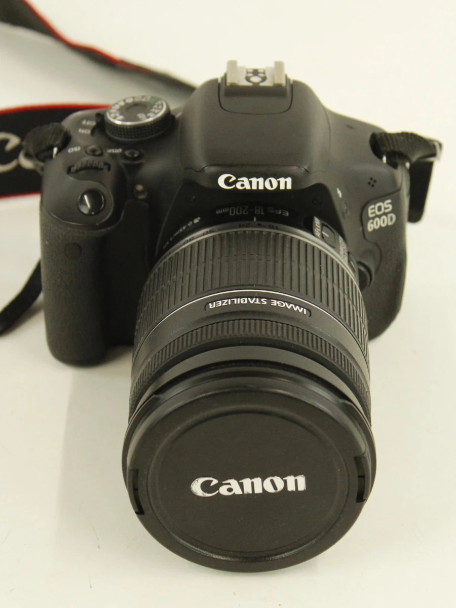 Canon EOS 600D + EF-S 18-200mm f/3.5-5.6 IS Lens + Speedlite 580EX II - foto 6
