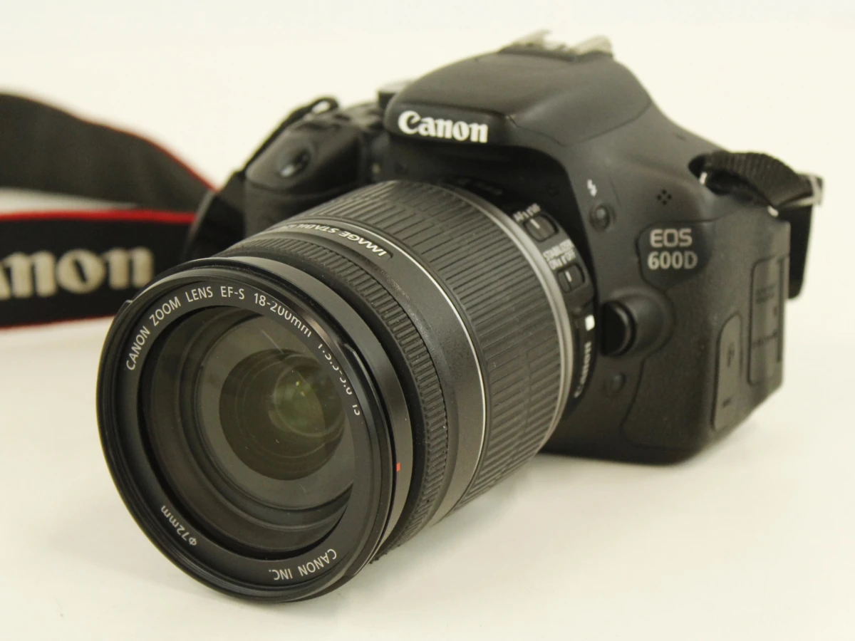 Canon EOS 600D + EF-S 18-200mm f/3.5-5.6 IS Lens + Speedlite 580EX II - foto 7