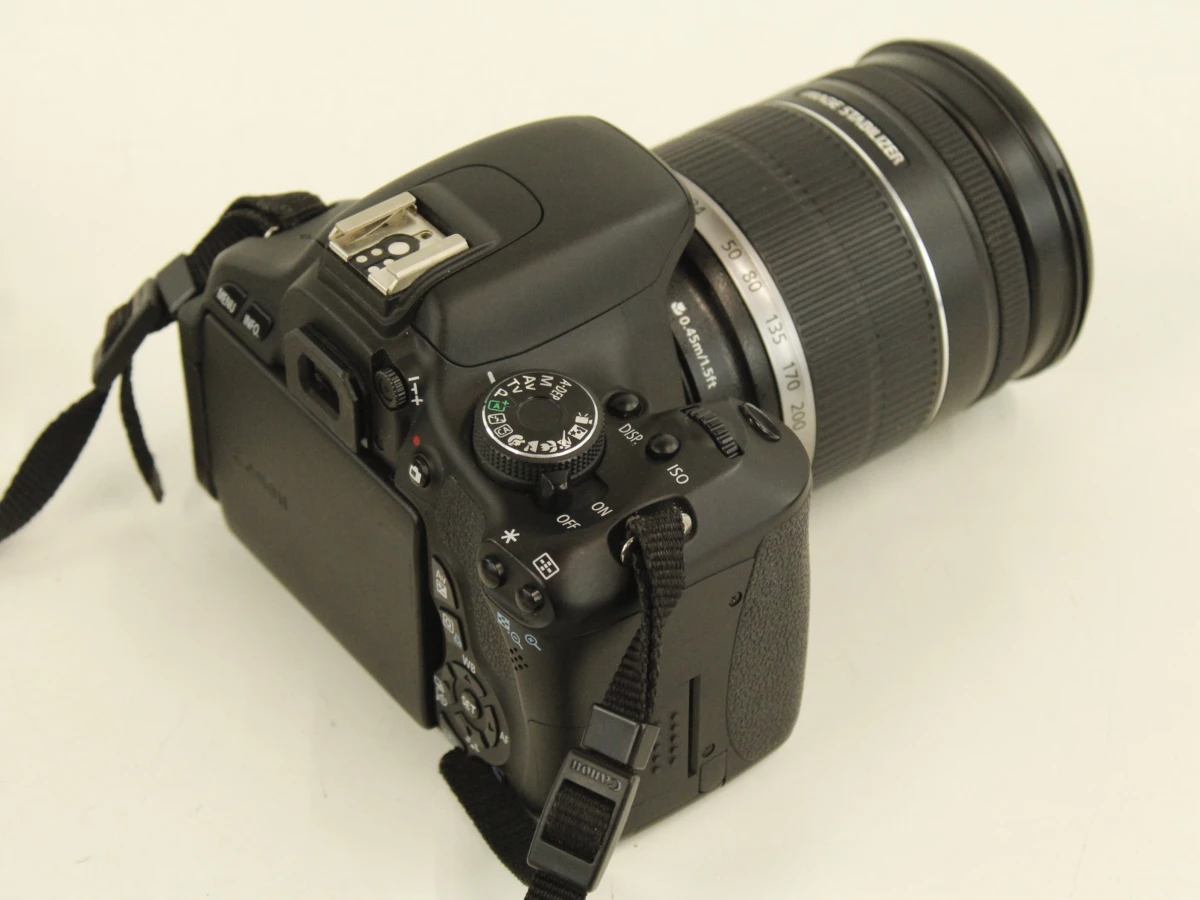 Canon EOS 600D + EF-S 18-200mm f/3.5-5.6 IS Lens + Speedlite 580EX II - foto 12