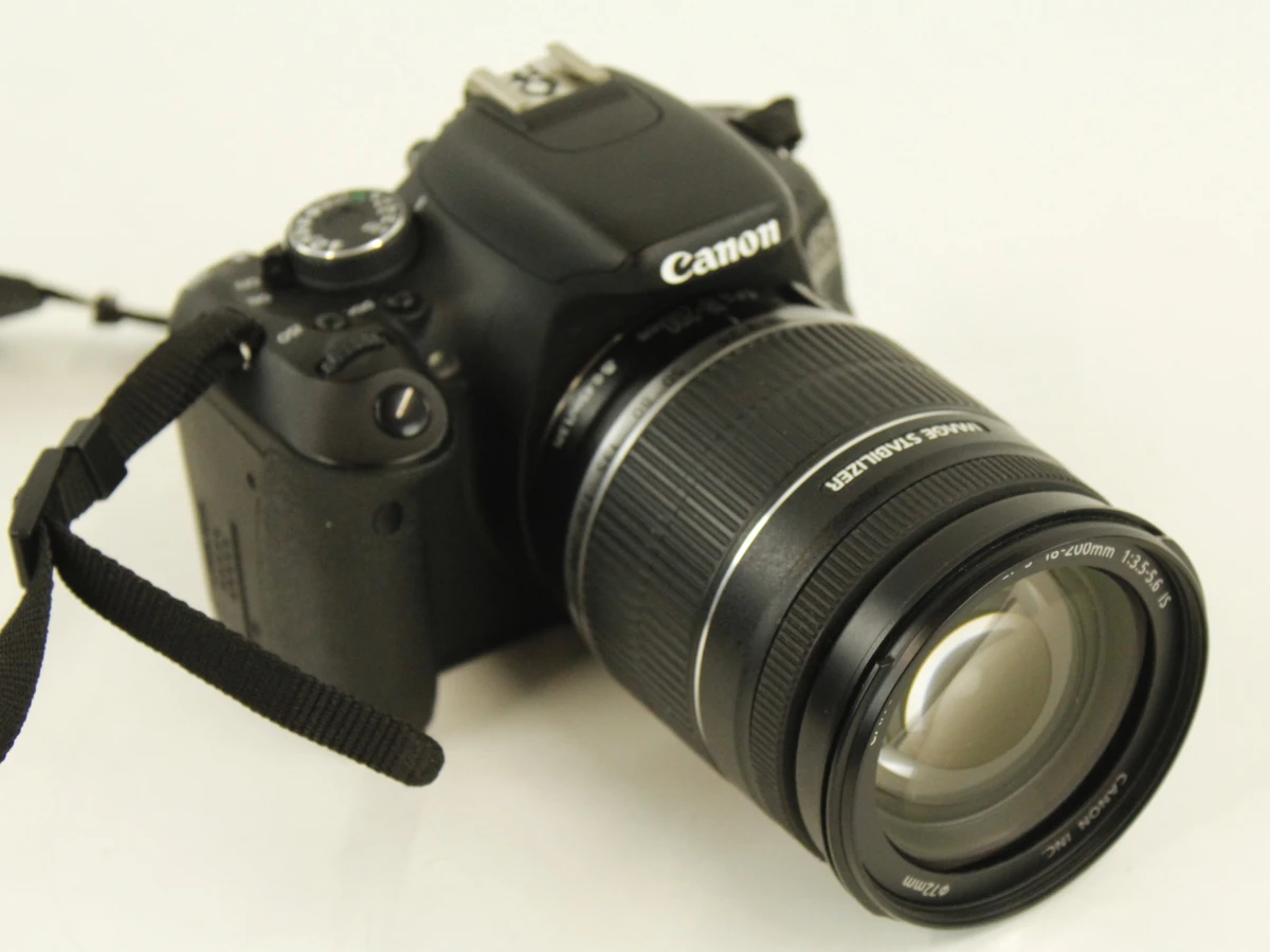 Canon EOS 600D + EF-S 18-200mm f/3.5-5.6 IS Lens + Speedlite 580EX II - foto 13