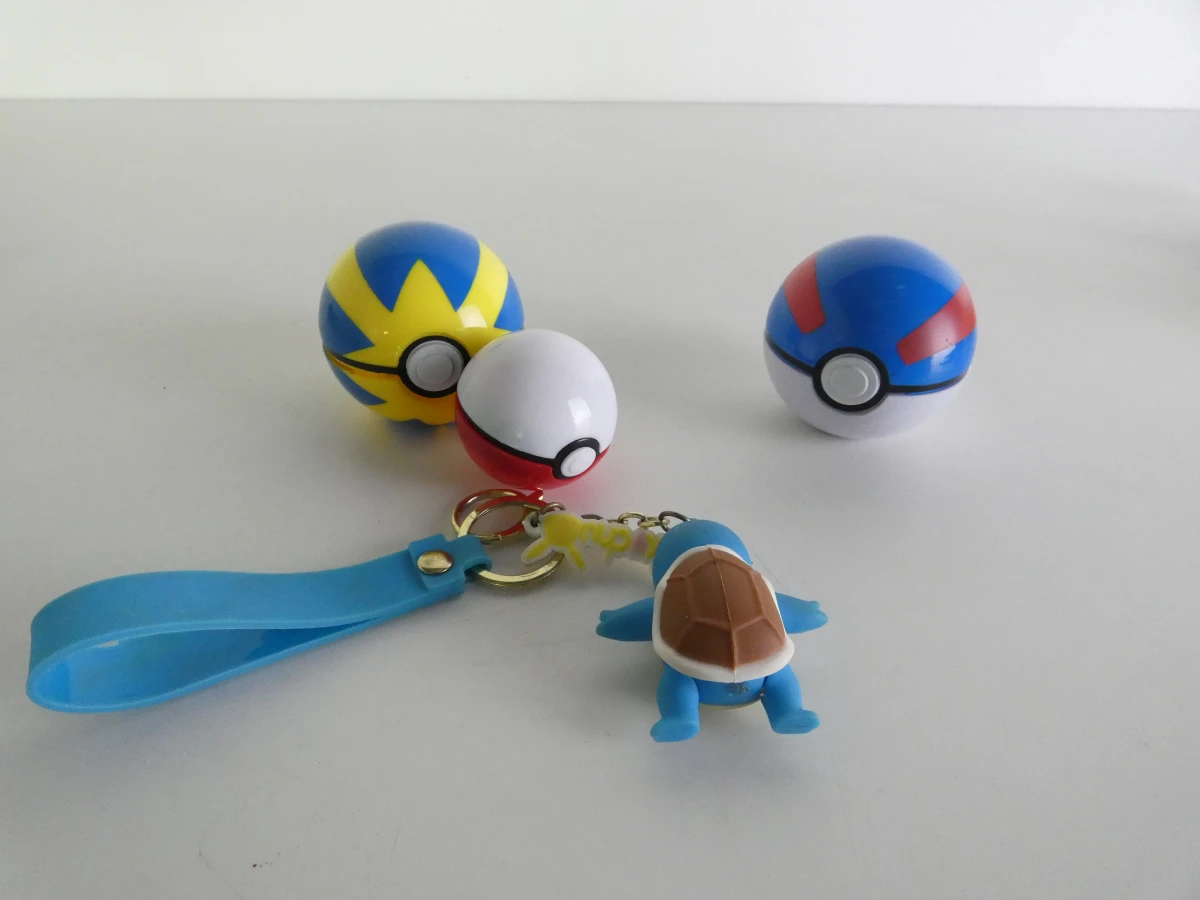 Set van diverse Pokémon figuurtjes en accessoires - foto 15